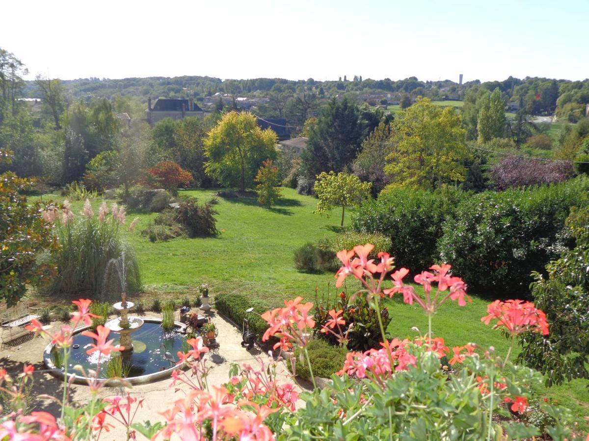 Bed and Breakfast La Maison Ribotteau L'Isle-Jourdain  Exterior foto